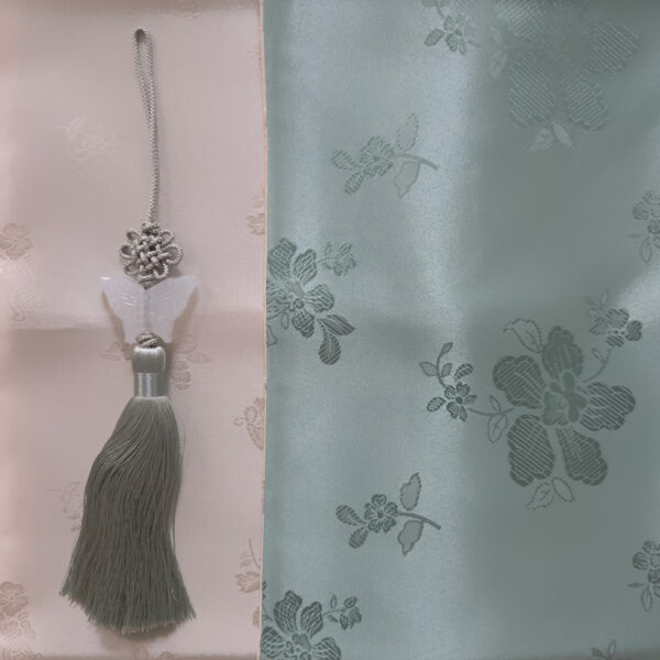 [Jang Su-Young] Bojagi & Norigae Jade/Cream